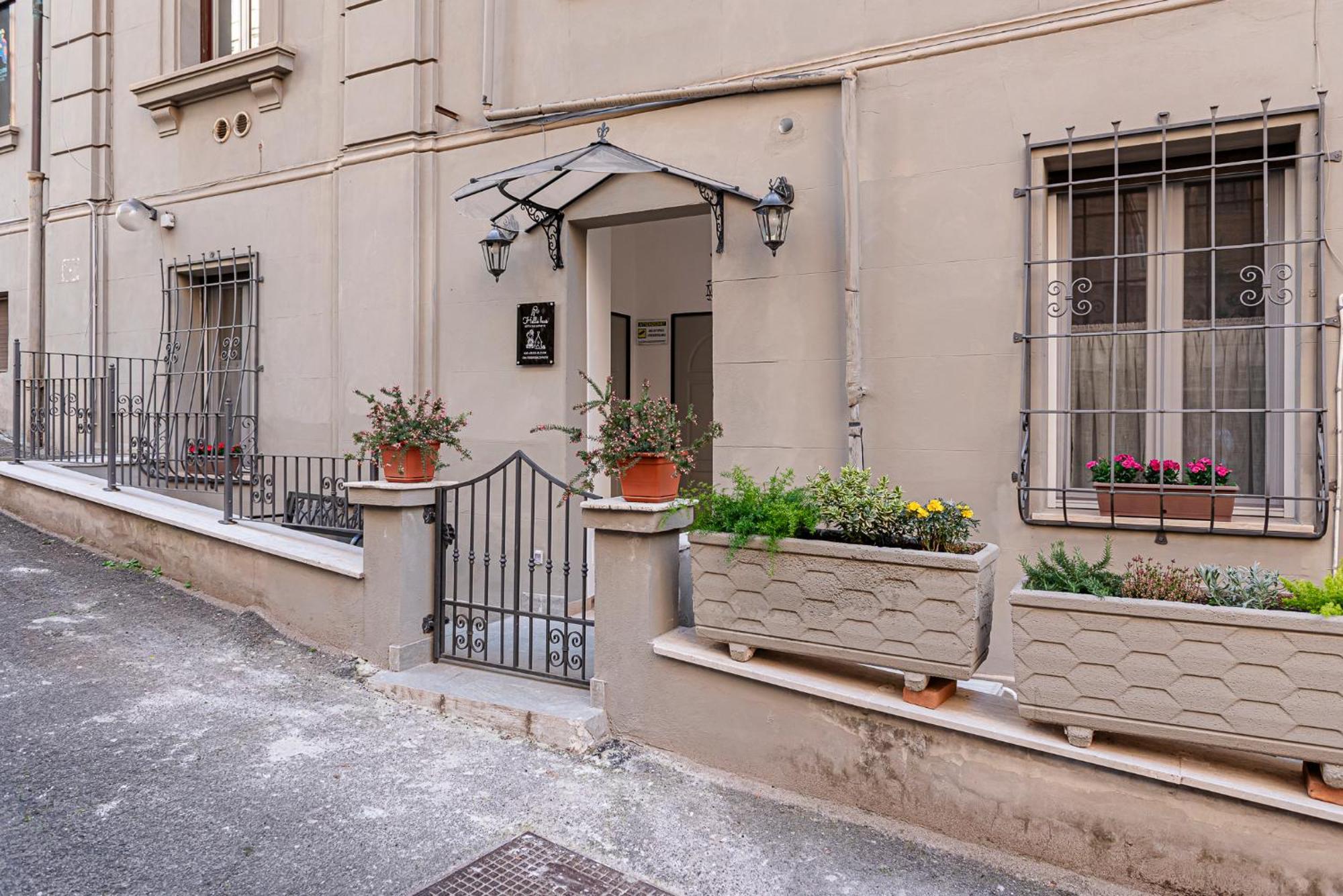 Pensión Helle Hus - 200m From Piazza Bologna Metro And 10 Minutes From The Colosseum
