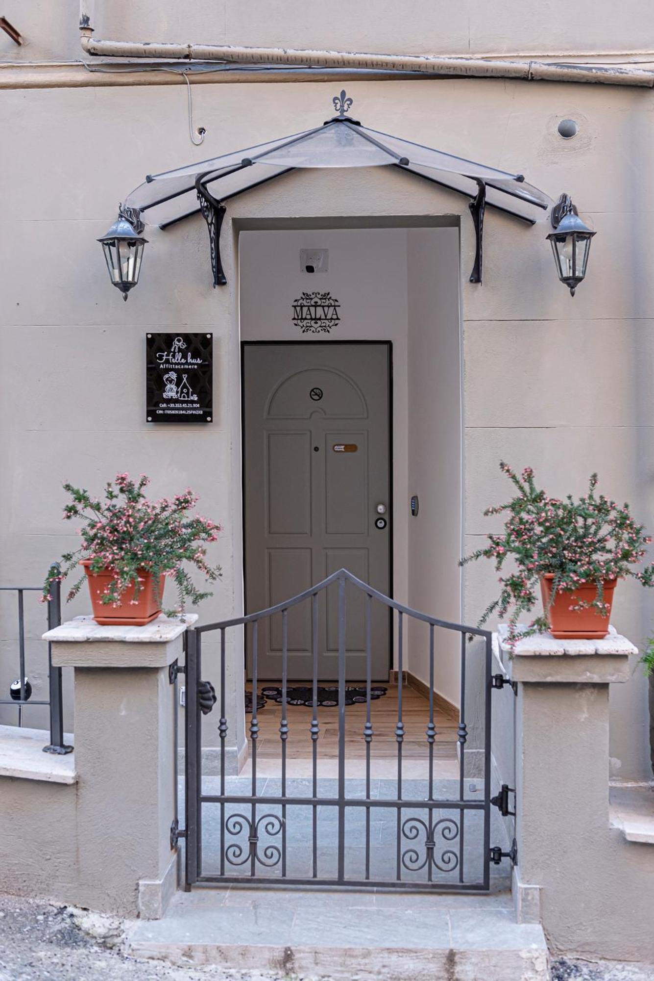 Pensión Helle Hus - 200m From Piazza Bologna Metro And 10 Minutes From The Colosseum *