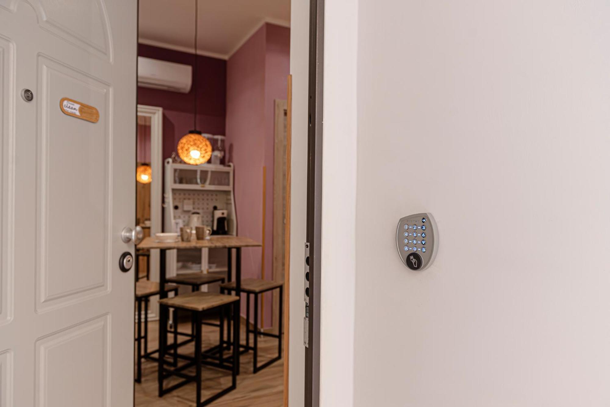 Pensión Helle Hus - 200m From Piazza Bologna Metro And 10 Minutes From The Colosseum *
