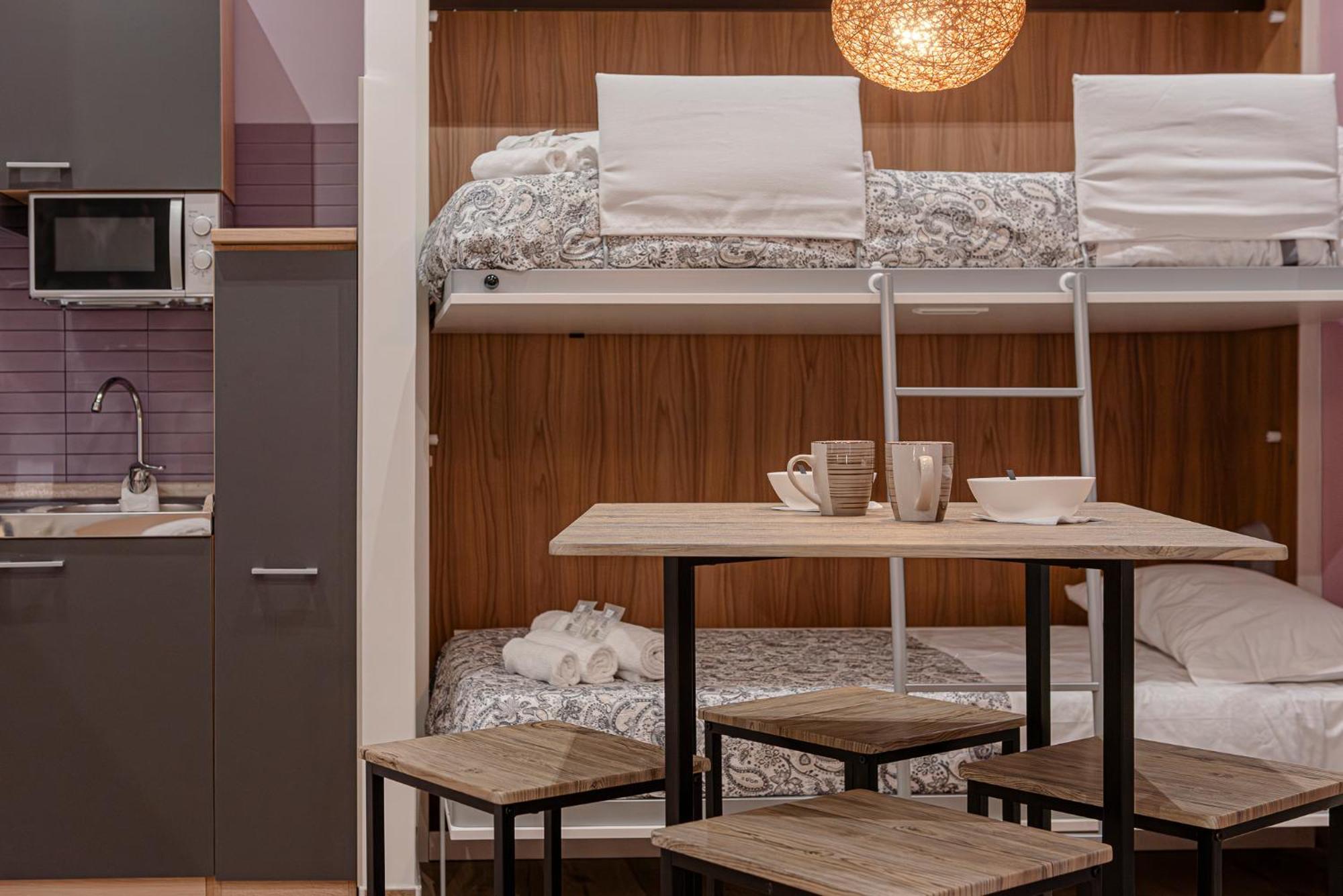 Pensión Helle Hus - 200m From Piazza Bologna Metro And 10 Minutes From The Colosseum Roma